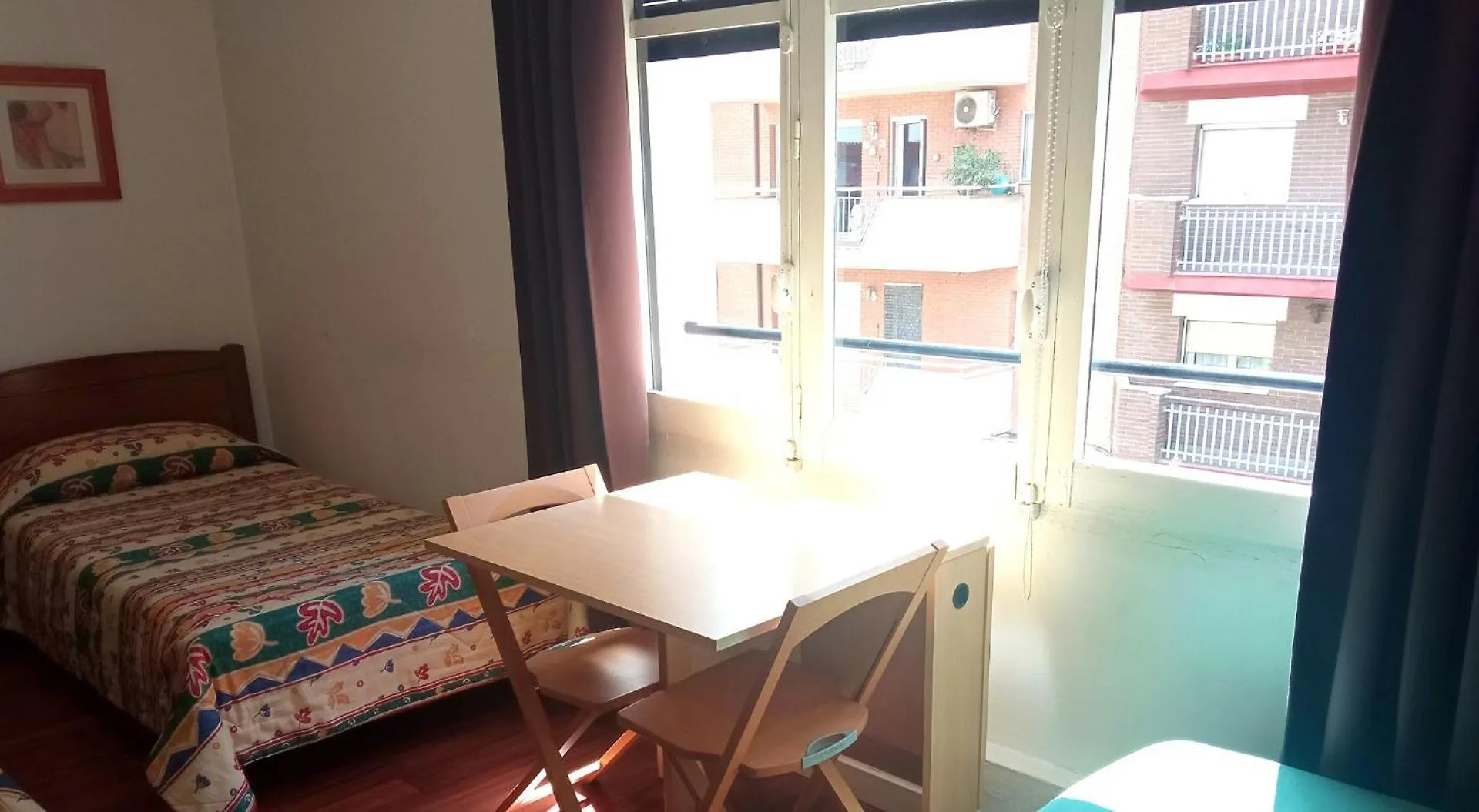 Habitaciones Centricas En Tàrrega Pensión